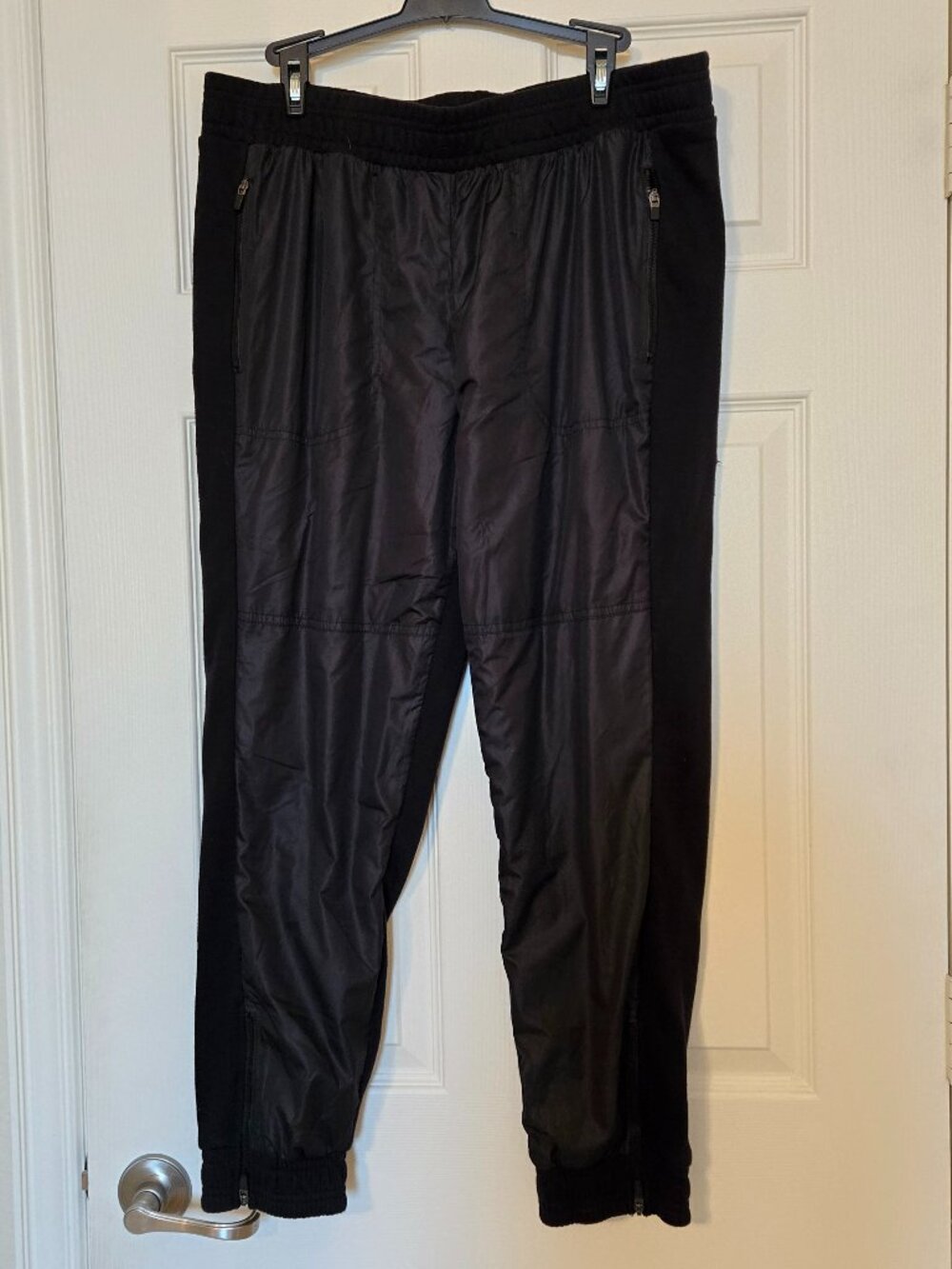 Fabletics Women's Black Anguilla Joggers - Size XL - EUC